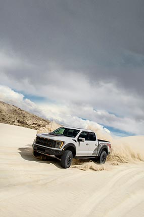 2023 Ford F-150 Raptor R phone wallpaper thumbnail.