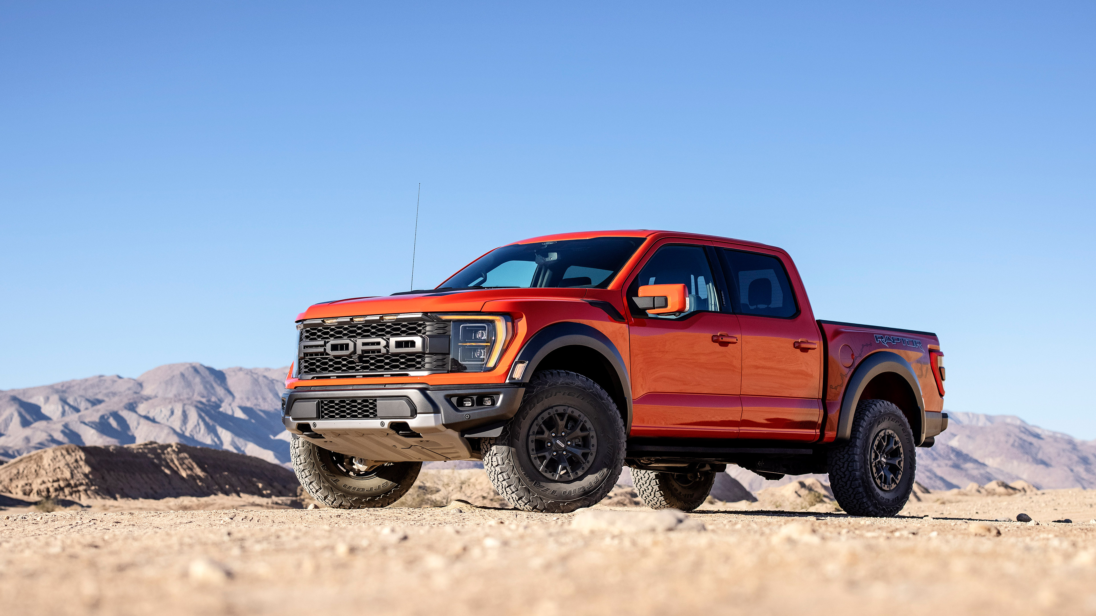  2021 Ford F-150 Raptor Wallpaper.