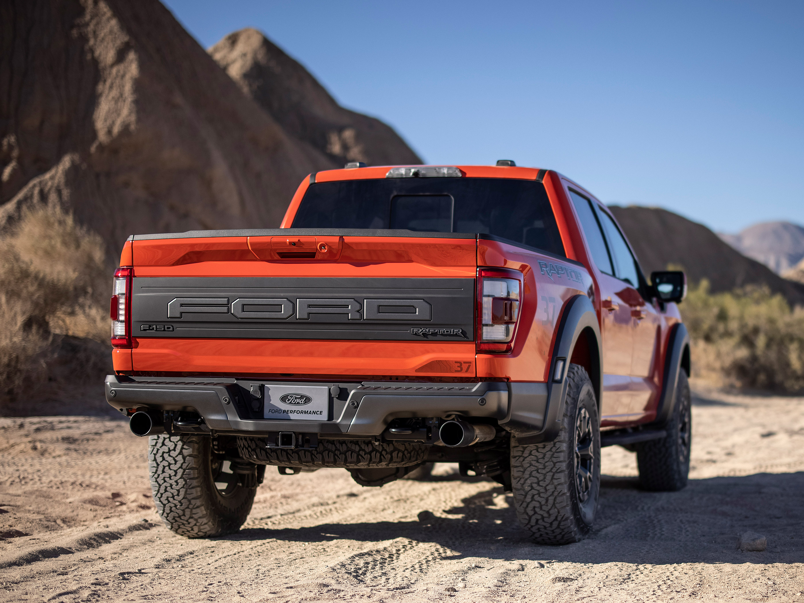  2021 Ford F-150 Raptor Wallpaper.